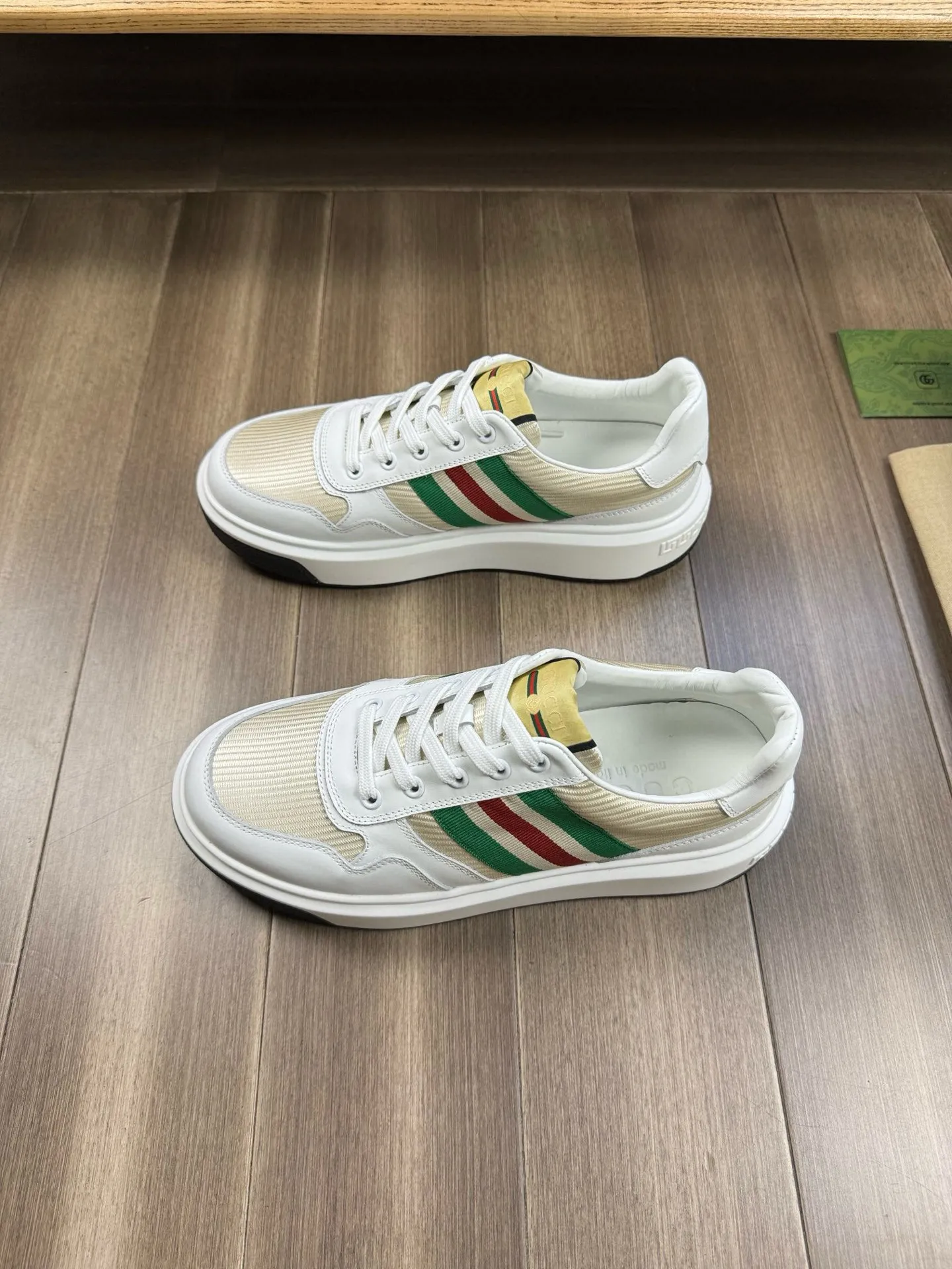 [Gucci] Gucci men's shoes 💰820💰 - High-end quality original order - Upper: 🔝Imported Nappa calfskin·Brand high mercerized cloth·Brand webbing -Inner: water-dyed cowhide, -Outsole: ultra-light T men's shoes💰U foam. Rubber; two-color molded outsole -Ultra-high quality control·Fine workmanship: highlighted (high-end·luxury·grade) -Size: 38-44 (45, can be customized)